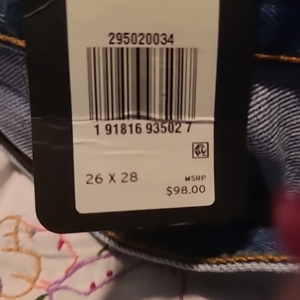 501 Skinny High Rise 26 x 28 Distressed Jean New With Tags MSRP 98.00 Button Fly - Picture 3 of 7